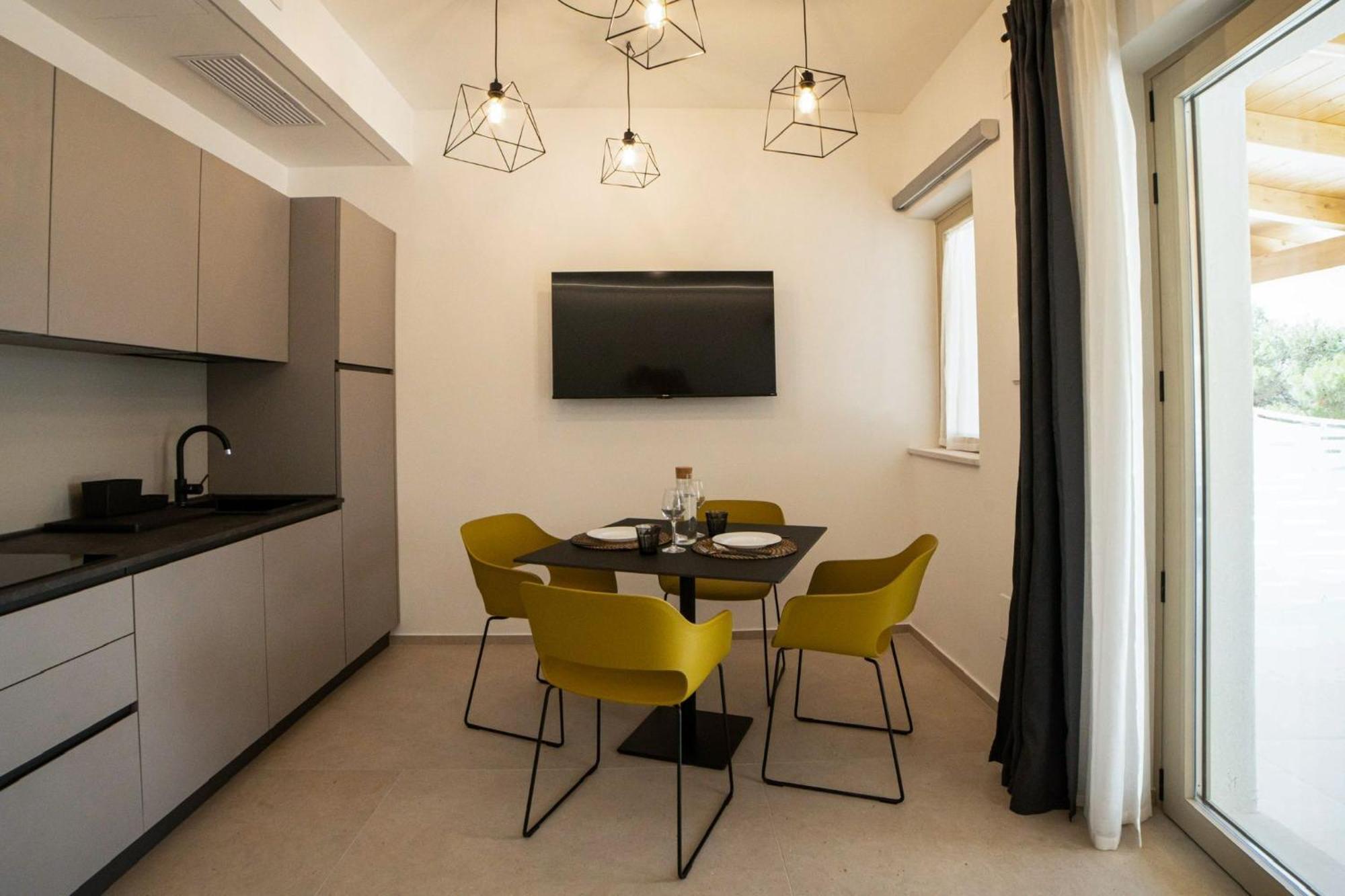 Aura Apartments Mattinata Eksteriør billede